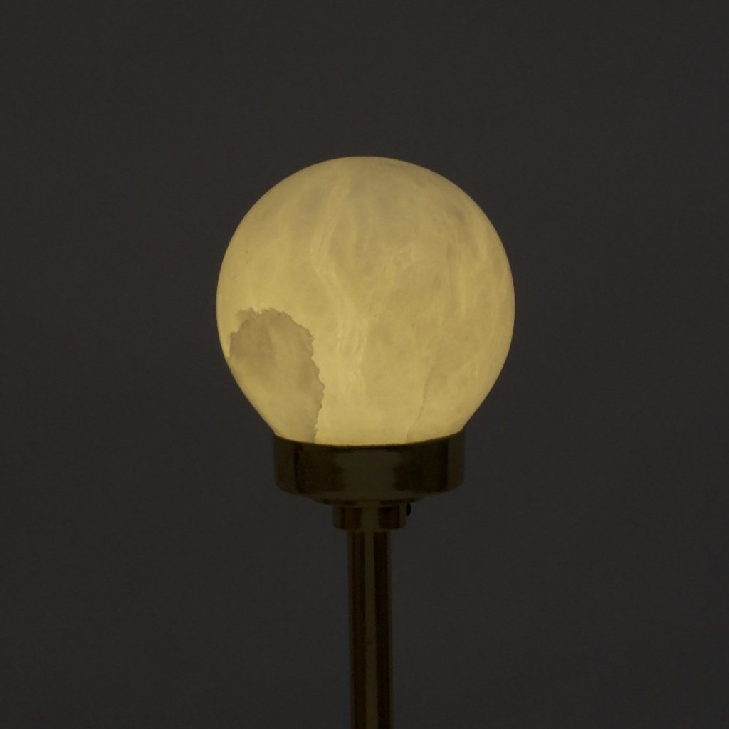 Luna Desk Lamp